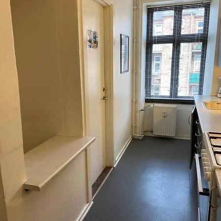 Vesterbrogade 128 *
